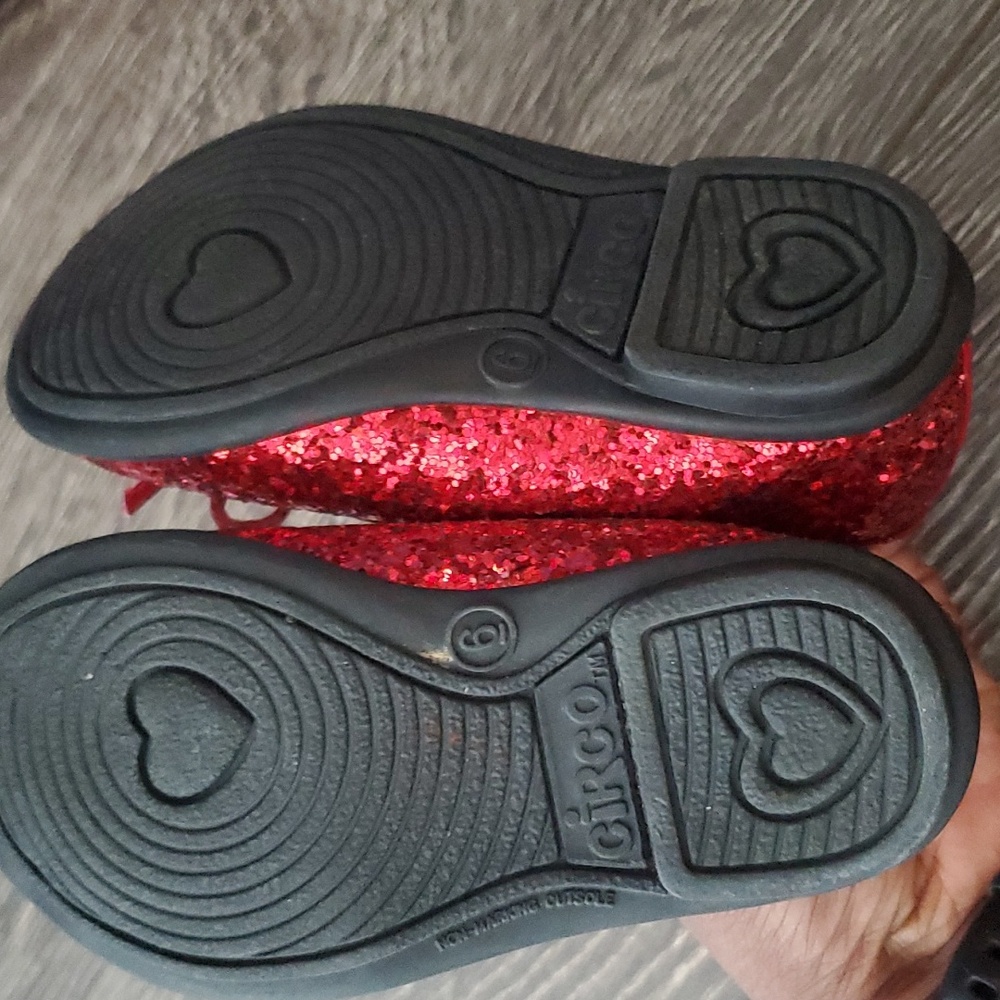 ❤️ Red Circo Sparkly Girls Ballet Style Flats - Shoes - Size 6 - Picture 3 of 5